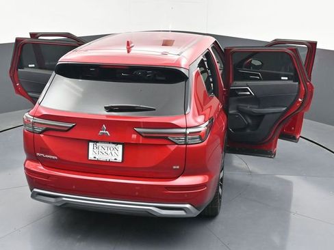 Used 2025 Mitsubishi Outlander SE FWD image 46
