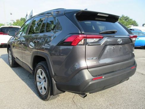 Used 2019 Toyota RAV4 LE FWD image 5