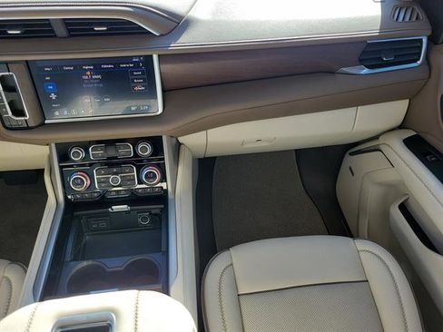 Used 2021 GMC Yukon Denali w/ Denali Ultimate Package image 40