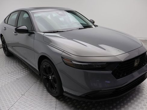 Used 2025 Honda Accord SE image 6