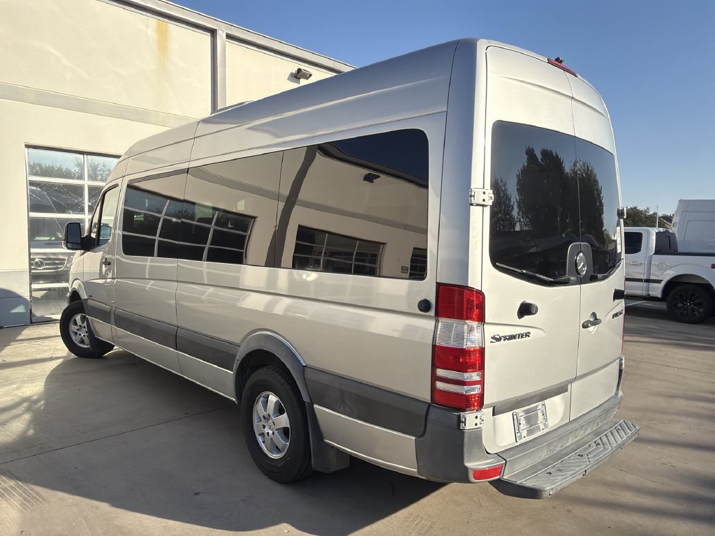 Used 2011 Mercedes-Benz Sprinter 2500 image 4