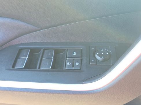 Used 2025 Toyota RAV4 XLE FWD image 19