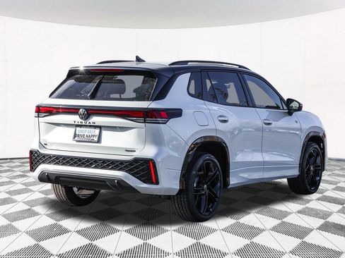 New 2025 Volkswagen Tiguan SE R-Line image 14