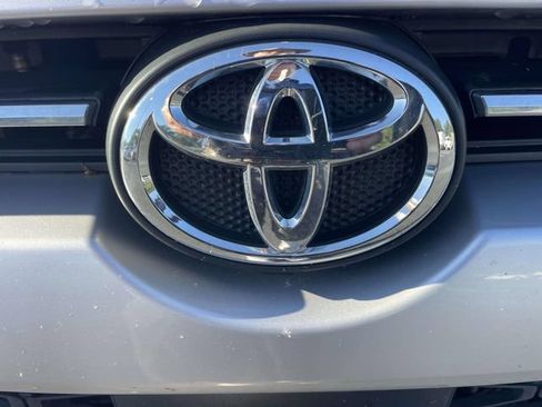 Used 2022 Toyota 4Runner SR5 AWD/4WD image 4