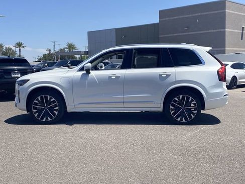 Used 2025 Volvo XC90 T8 Ultra w/ Protection Package Premier AWD/4WD image 10