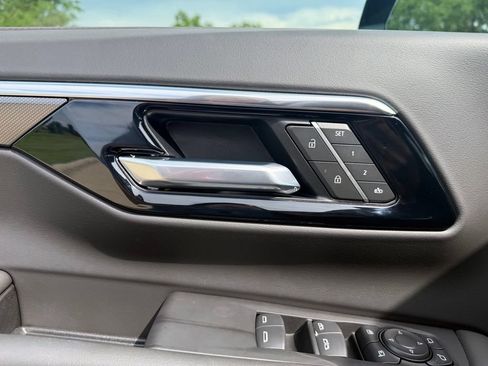 New 2026 Chevrolet Suburban RST w/ Advanced Technology Package AWD/4WD image 29