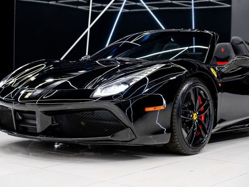 Used 2019 Ferrari 488 Spider RWD image 5