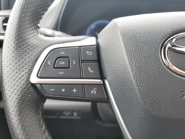 Used 2025 Toyota Sienna Limited AWD/4WD image 21