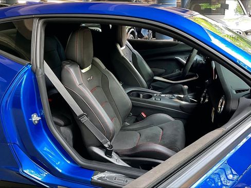 Used 2018 Chevrolet Camaro ZL1 RWD image 8