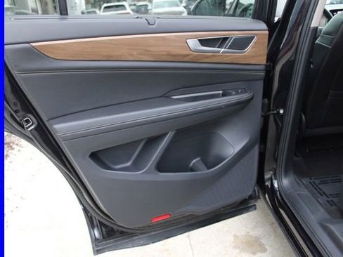 Used 2024 Volkswagen Atlas SE image 27