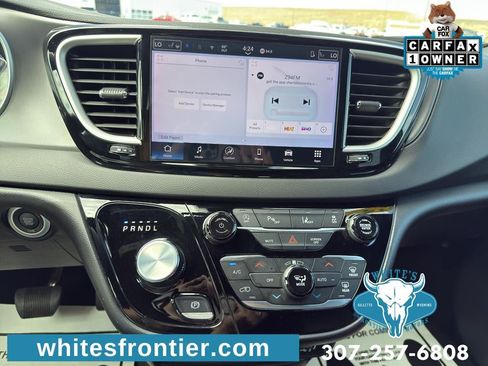 Used 2025 Chrysler Pacifica Select FWD image 21
