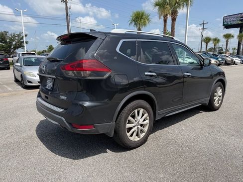 Used 2019 Nissan Rogue S w/ Special Edition Package FWD image 3