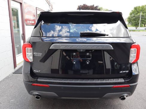 Used 2021 Ford Explorer XLT w/ Equipment Group 202A AWD/4WD image 3