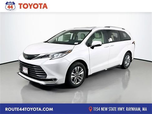 New 2026 Toyota Sienna Limited image 1