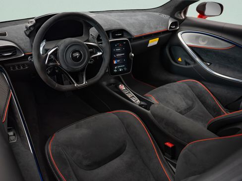 Used 2023 McLaren Artura RWD image 7
