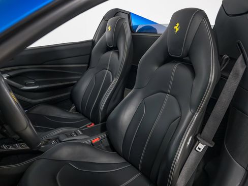 Certified 2021 Ferrari F8 Tributo image 28
