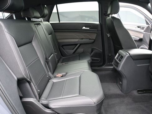 Used 2022 Volkswagen Atlas Cross Sport SE image 20