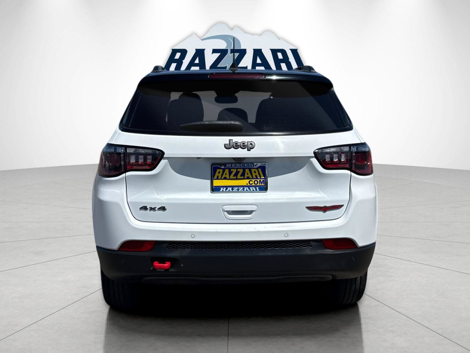 Used 2024 Jeep Compass Trailhawk AWD/4WD image 4