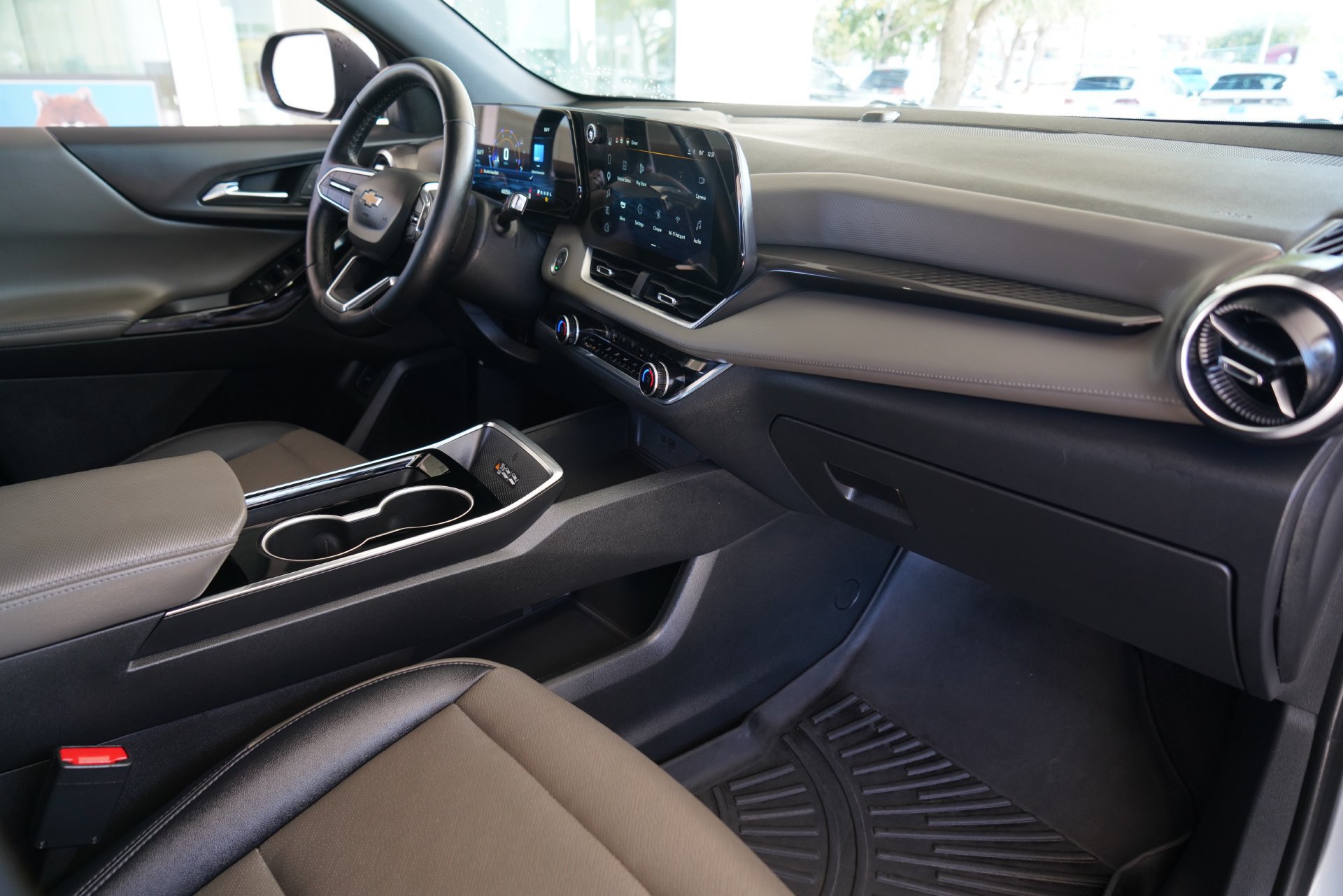 Used 2025 Chevrolet Equinox LT w/ Convenience Package II FWD image 22