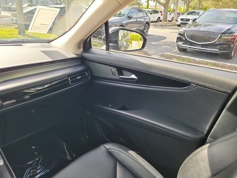 Used 2023 Lincoln Nautilus FWD w/ Premium Package image 13