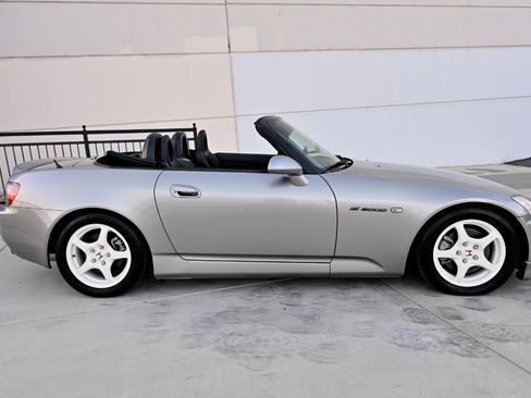 Used 2001 Honda S2000 image 11