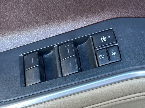 Used 2022 Toyota Highlander XLE AWD/4WD image 13
