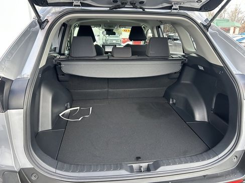 Used 2019 Toyota RAV4 LE image 10