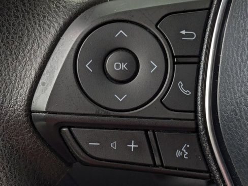Used 2020 Toyota Camry LE FWD image 10