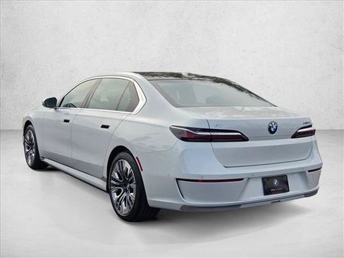Certified 2024 BMW i7 xDrive60 AWD/4WD image 8