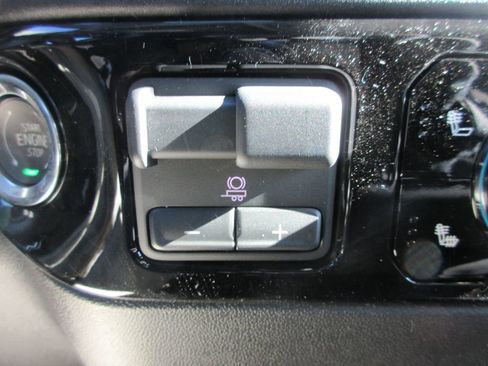 New 2026 GMC Sierra 2500 SLE w/ SLE Value Package; image 20