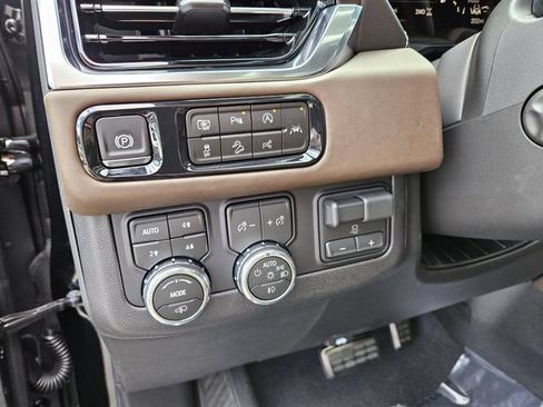 New 2026 GMC Yukon XL Denali Ultimate w/ LPO, Illumination Package AWD/4WD image 27