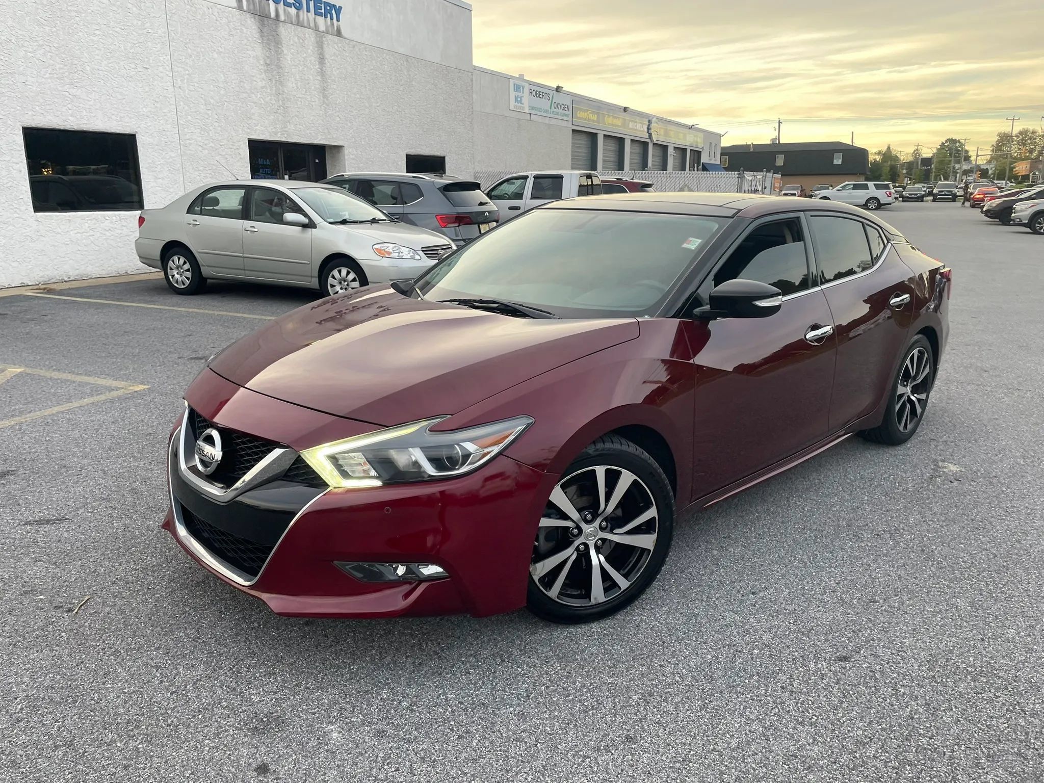 Used 2018 Nissan Maxima 3.5 SL w/ Interior Lighting Package FWD image 1