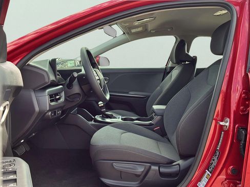 Used 2025 Kia K4 FWD image 18