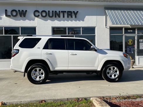 Used 2023 Toyota 4Runner SR5 Premium image 2