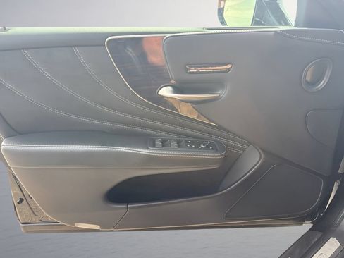 Used 2018 Lexus LS 500 w/ Interior Upgrade Package RWD image 28