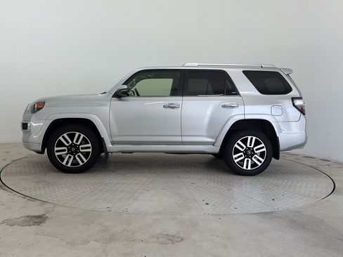 Used 2023 Toyota 4Runner Limited AWD/4WD image 2