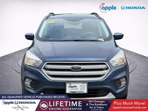 Used 2018 Ford Escape SE w/ SE Sync 3 Package AWD/4WD image 2