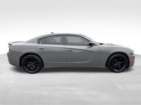 Used 2018 Dodge Charger SXT Plus w/ Blacktop Package image 9