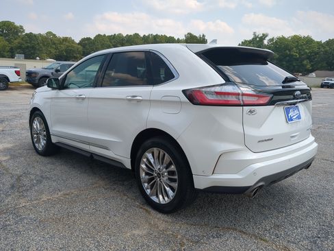 Certified 2020 Ford Edge Titanium w/ Equipment Group 301A FWD image 5