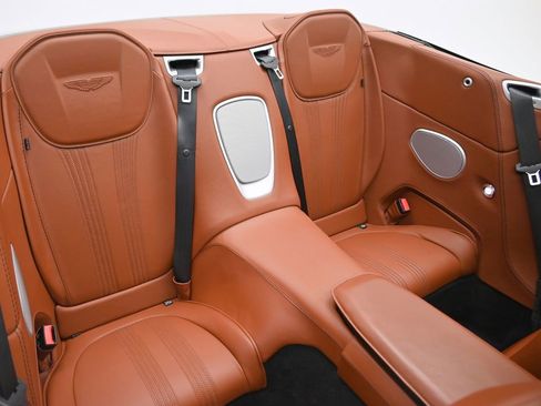 Used 2019 Aston Martin DB11 Coupe RWD image 17