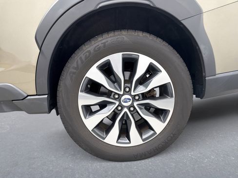 Used 2023 Subaru Outback Touring AWD/4WD image 28