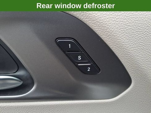 Used 2023 Chrysler Pacifica Touring-L FWD image 23