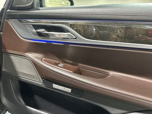 Used 2016 BMW 740i RWD image 37