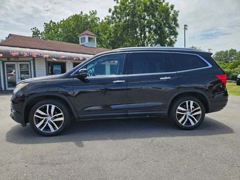 Used 2017 Honda Pilot Touring image 8
