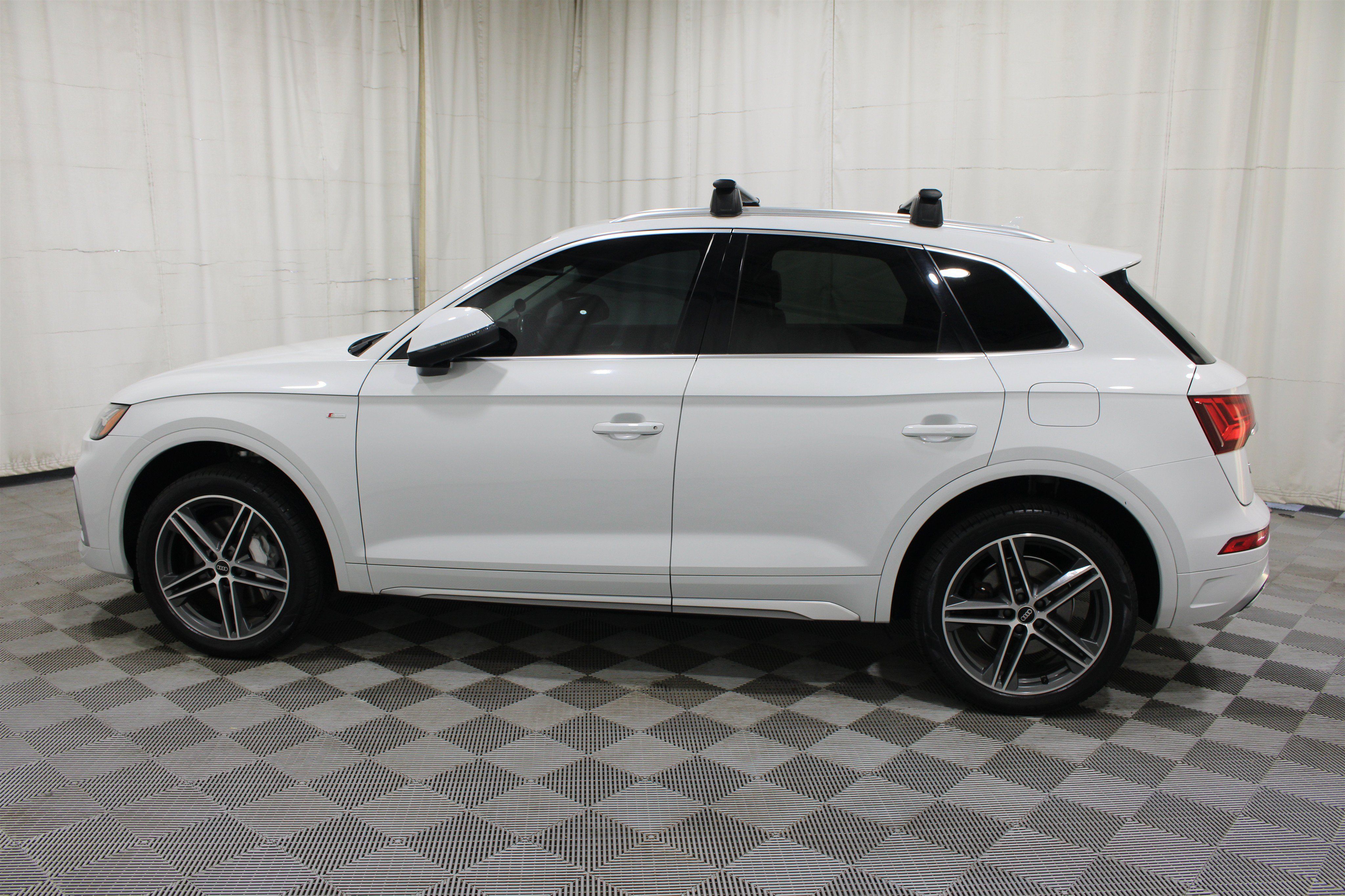 Used 2022 Audi Q5 e Premium Plus AWD/4WD image 35
