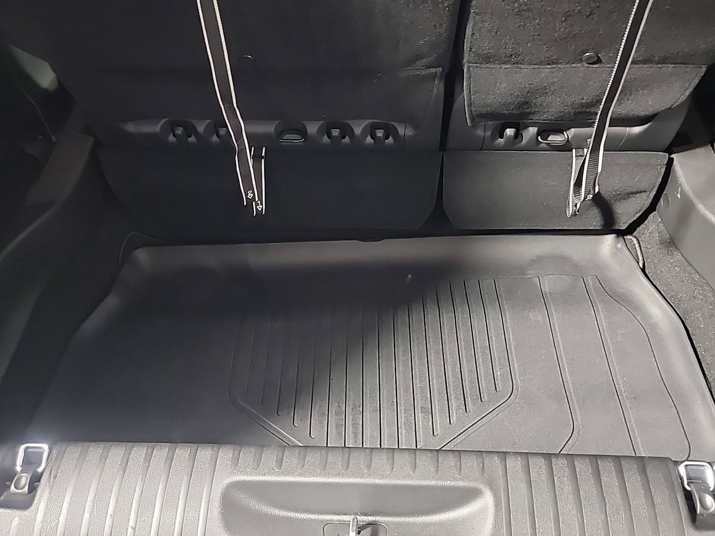 Used 2025 Chrysler Pacifica Select FWD image 8