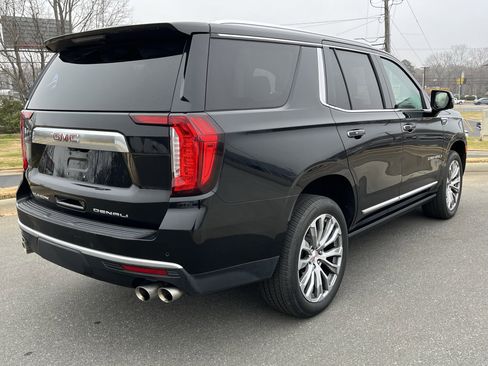 Used 2021 GMC Yukon Denali w/ Denali Premium Package image 9