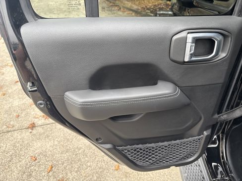 Used 2023 Jeep Wrangler Sahara image 26