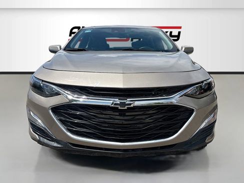 Used 2025 Chevrolet Malibu RS FWD image 2