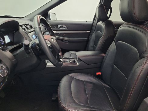 Used 2019 Ford Explorer Sport image 17
